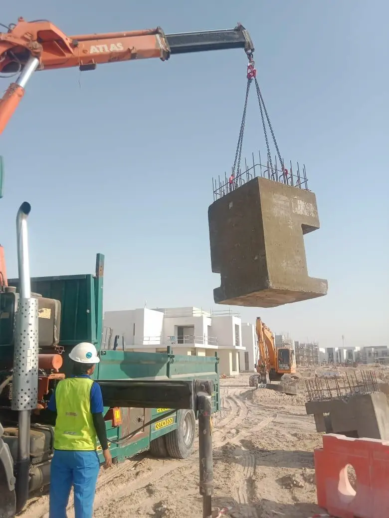 Mobile crane and Hiab crane rental in Abu Dhabi - Raseen