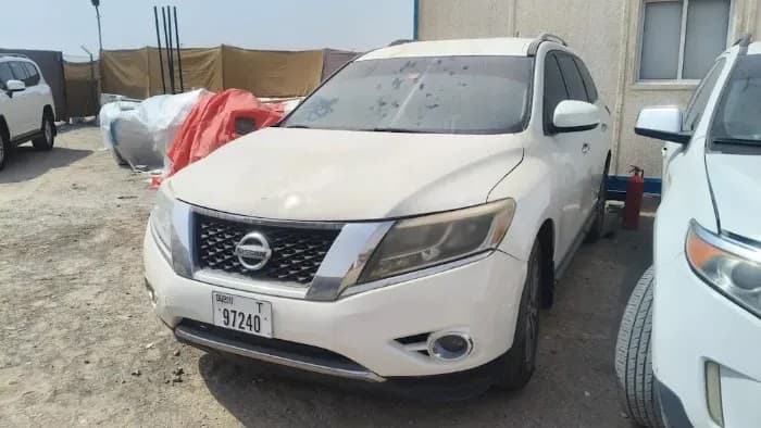 Used Nissan Pathfinder Scrap Car / Junk Vehicle for Sale in dubai