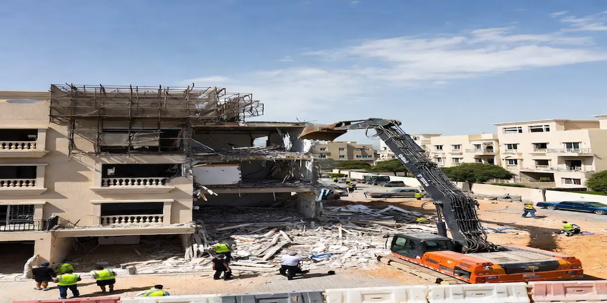 Townhouse demolition with neighbour protection in Dubai UAE by Raseen Raseen Townhouse Demolition Services - Multi-unit Residential